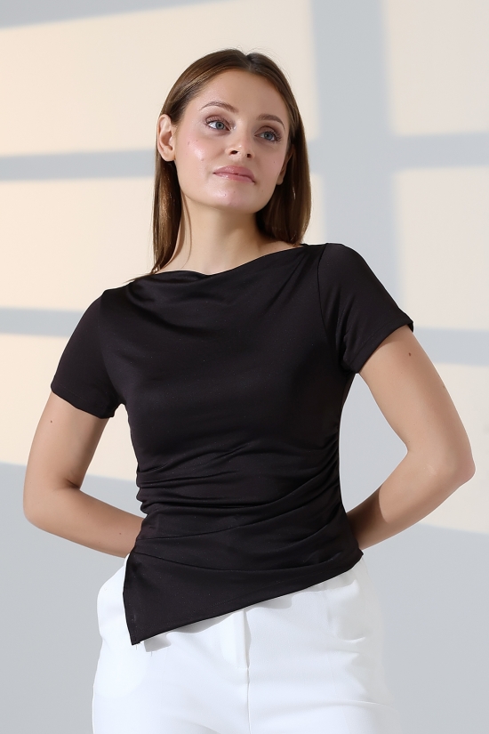 22027  KADIN TULUMKAYIK YAKA MİKRO KISA KOL SOLYANI BÜZGÜLÜ SAĞYANI YIRTMAÇLI TSHIRT 