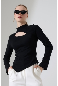 22190 KADIN YARIM BALIKÇI UZUN KOL YAN ETEĞİ ASİMETRİK ÖN GÖĞSÜ OVAL PENCERELİ TSHIRT