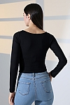 22017 KADIN KAYIK YAKA UZUN KOL YANLARI BÜZGÜLÜ VE ÖNÜ ASİMETRİK KESİMLİ  BLUZ 