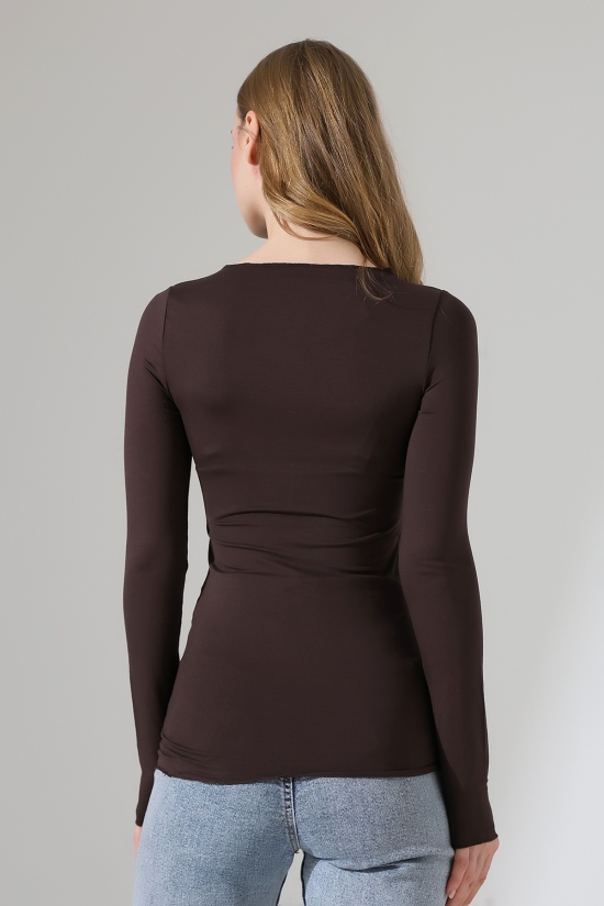 22199 KADIN OVERLOK KAYIK YAKA UZUN KOL UÇLARI VE ETEĞİ OVERLOKLU FULL LYC VİSKON BLUZ 