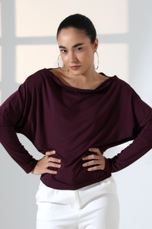 22153 KADIN OMUZ DÜŞÜMLU ASMTRK UZUN KOLU BEDENDE VE PARÇALI   BLUZ 